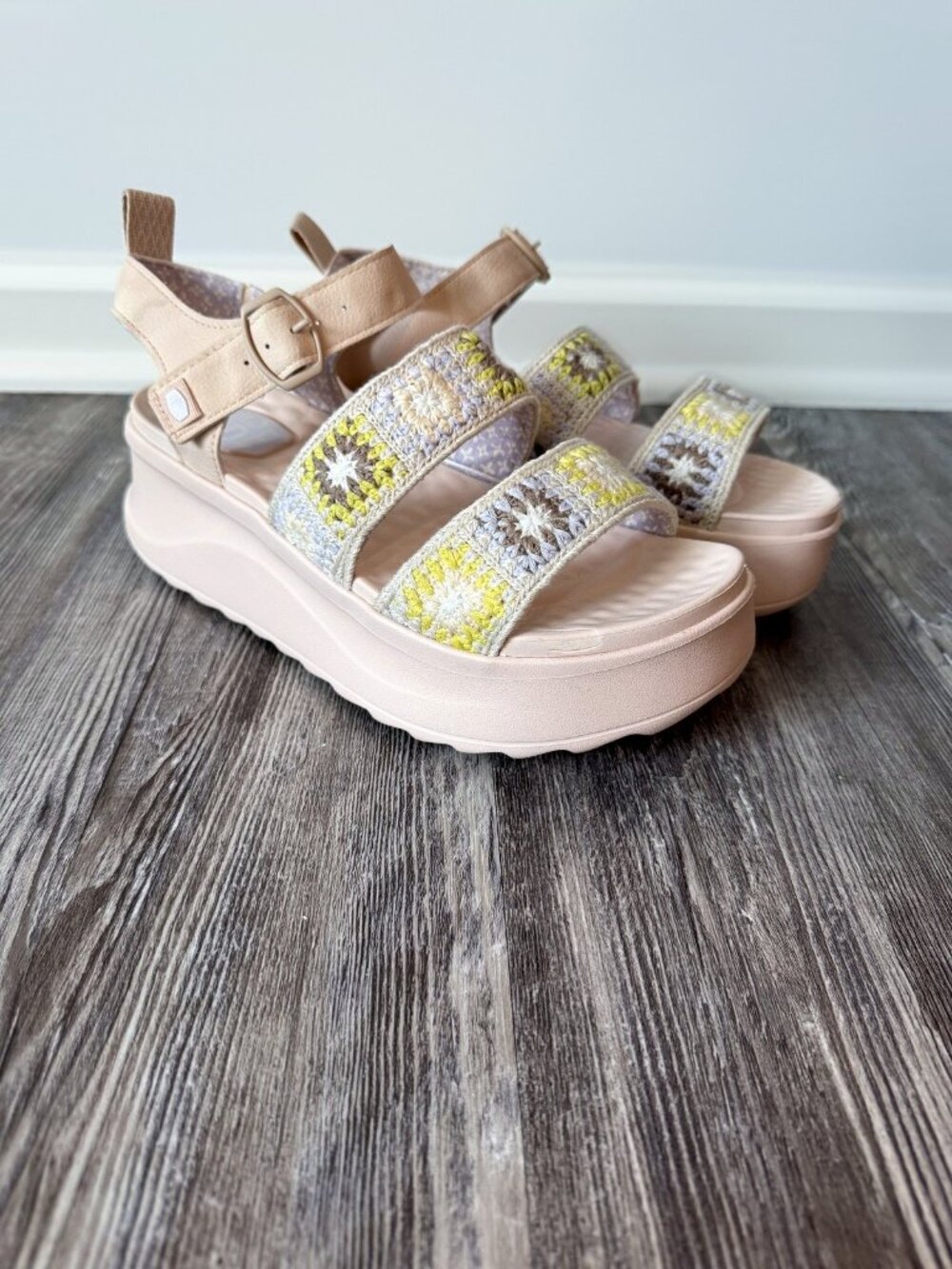 Hey Dude Delray Buckle Cottage Crochet Platform Sandal Egret Women's 9 NWT